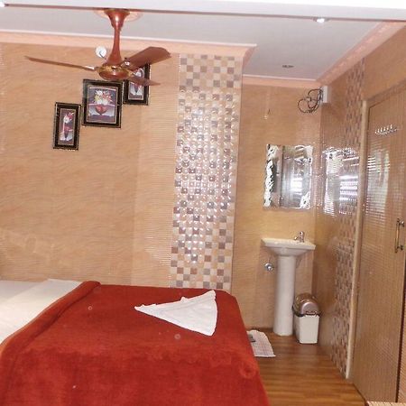 Hotel Shadab Palace Mumbai Kültér fotó